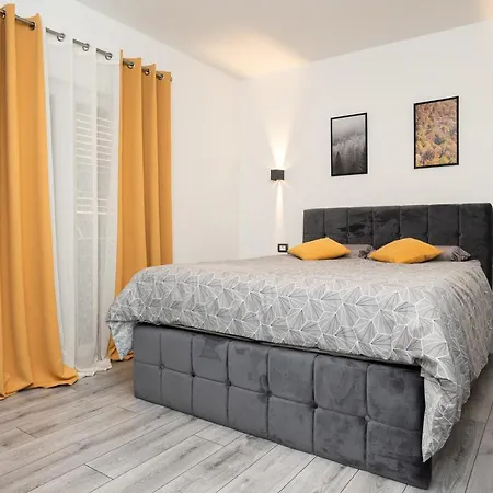 Oscar Apartment